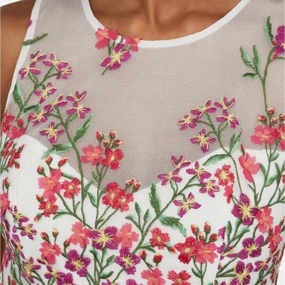 BCBG MaxAzria Gardenia Embroidered Tule Sleeveless Round Neck Dress Size 4 - Picture 9 of 9